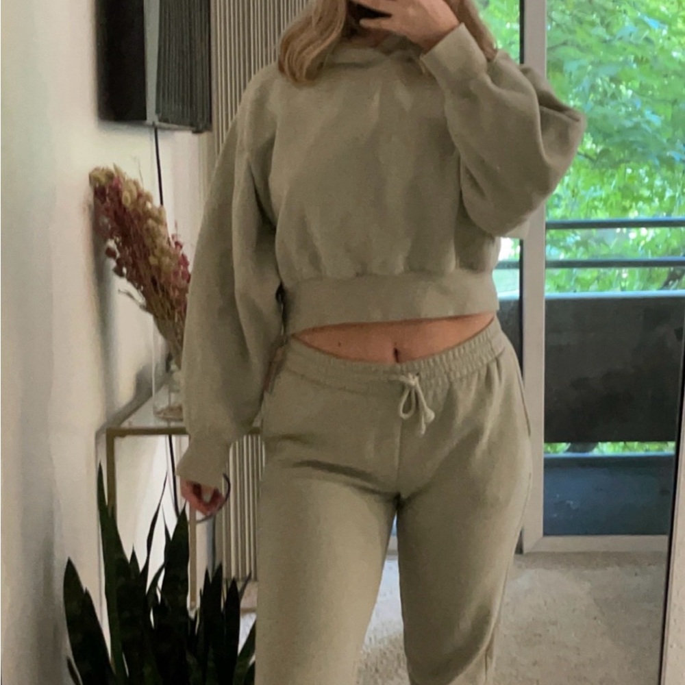 Aritzia TNA sweatsuit light green